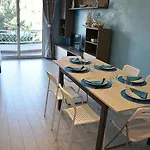 Apartament The Rainbow House San Remo